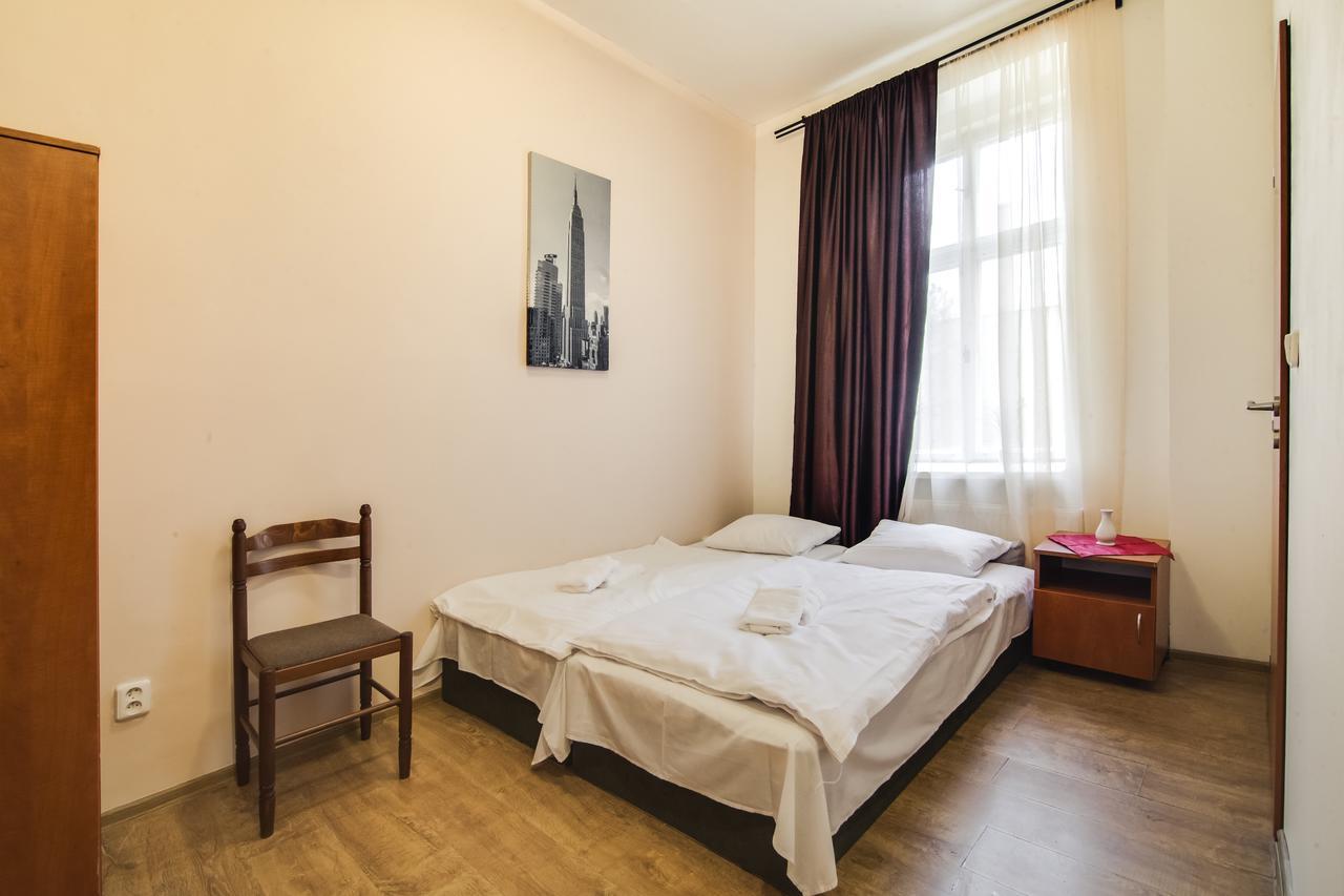Aparthotel Zarra Praag Buitenkant foto