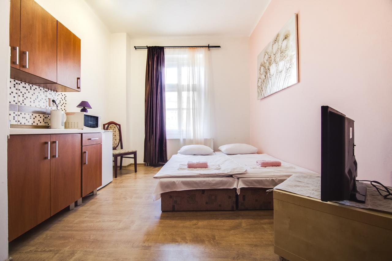 Aparthotel Zarra Praag Buitenkant foto