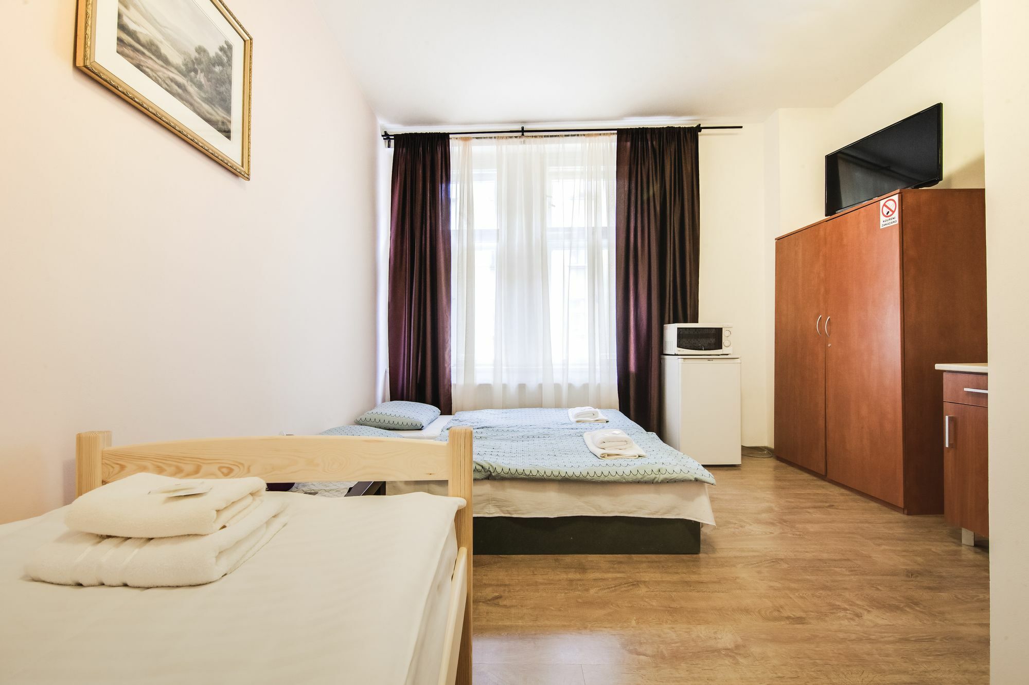 Aparthotel Zarra Praag Buitenkant foto